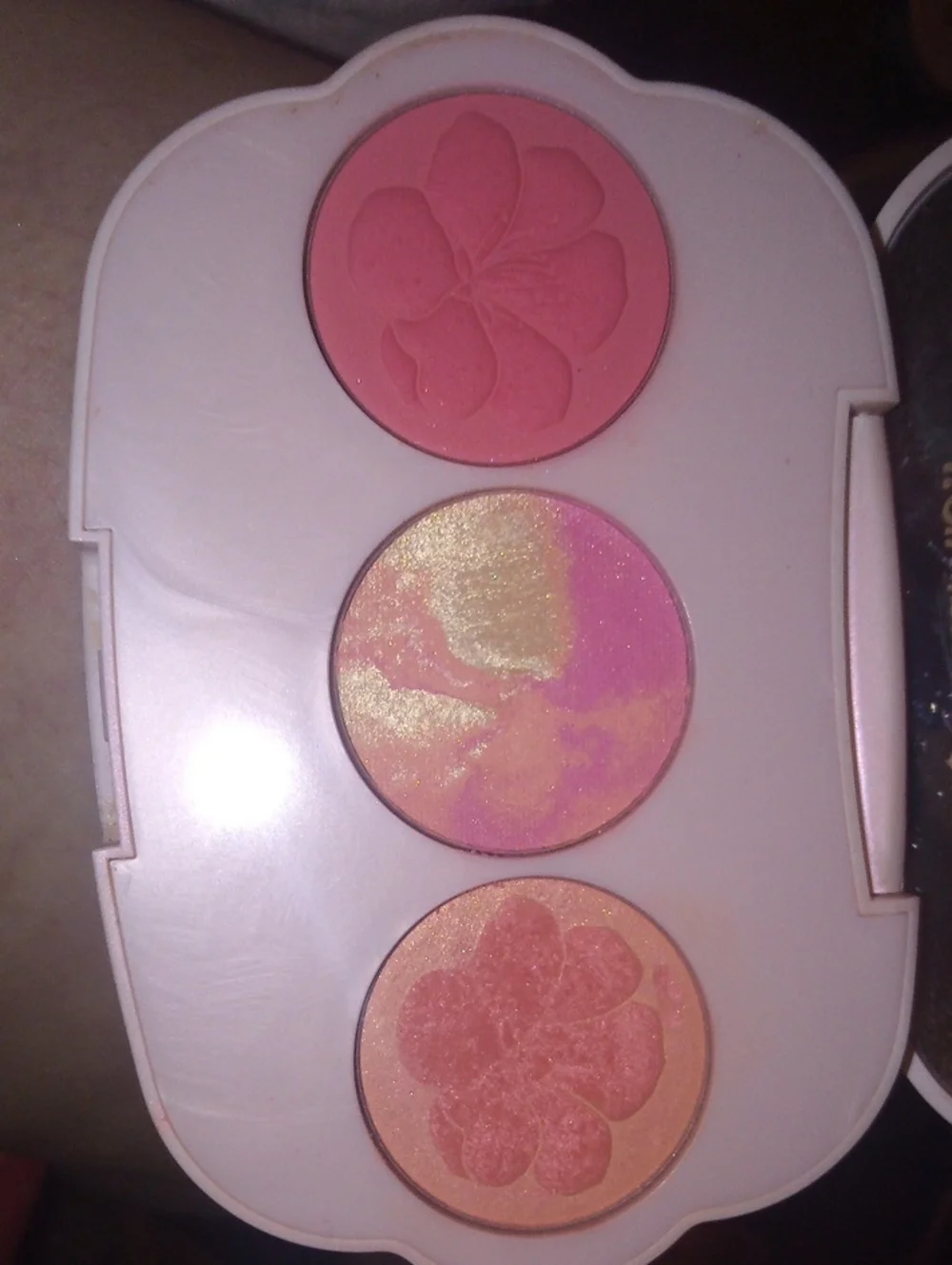 Three-Shade Pink & Peach Blush Palette for Women